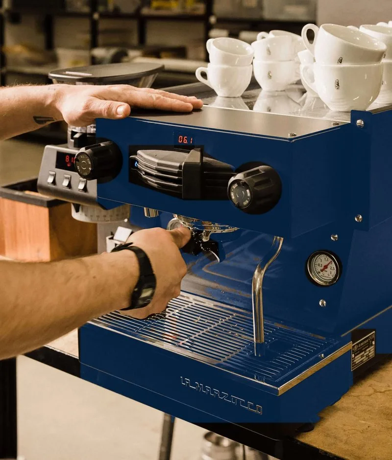 Machine à espresso La Marzocco Linea Mini bleue